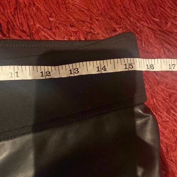 Club Monaco Tasha faux leather pull on Fit leggings Sz 8 - Picture 7 of 13